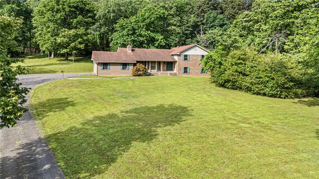 411 Marina Road, Russellville, AR 72802