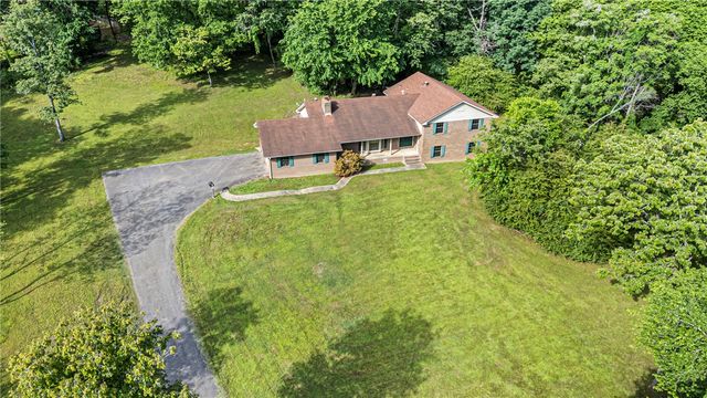 411 Marina Road, Russellville, AR 72802