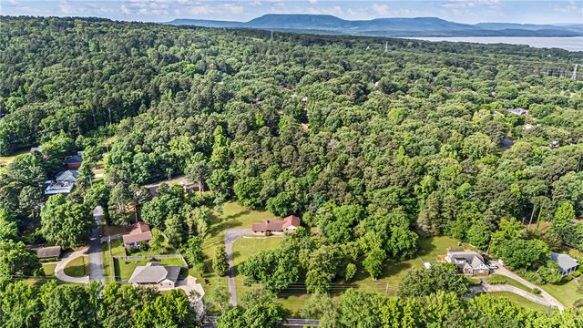 411 Marina Road, Russellville, AR 72802
