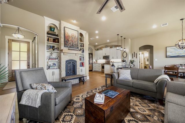 261 Barber DR, Wimberley, TX 78676