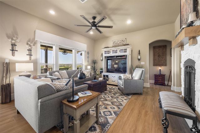 261 Barber DR, Wimberley, TX 78676