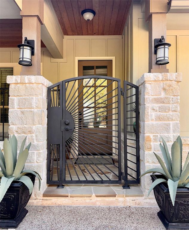 261 Barber DR, Wimberley, TX 78676