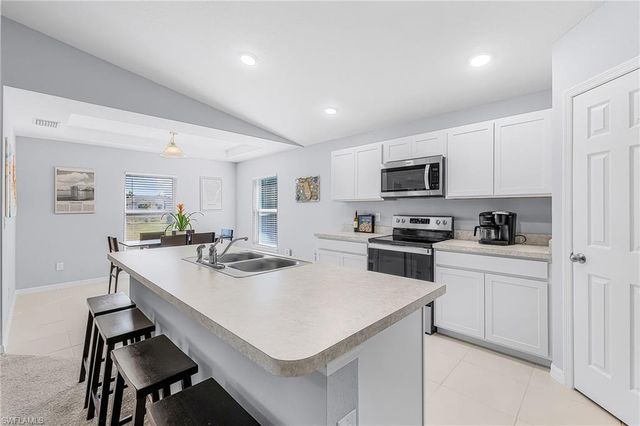 1819 NE 6th AVE, Cape Coral, FL 33909