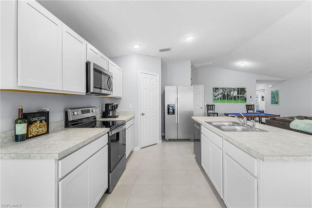 1819 NE 6th AVE, Cape Coral, FL 33909