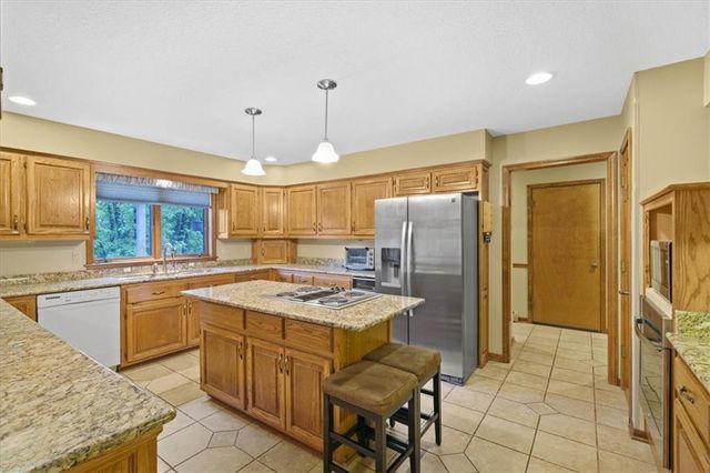 8214 W 99th Street, Overland Park, KS 66212