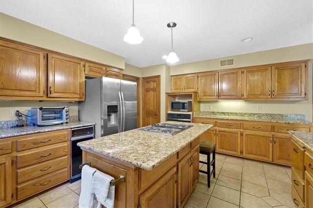 8214 W 99th Street, Overland Park, KS 66212