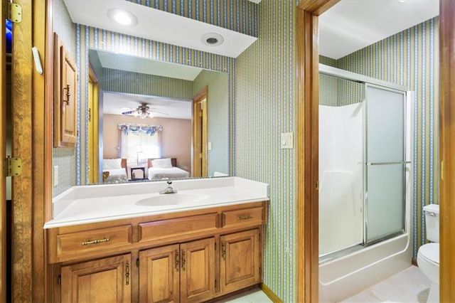 8214 W 99th Street, Overland Park, KS 66212