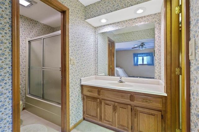 8214 W 99th Street, Overland Park, KS 66212
