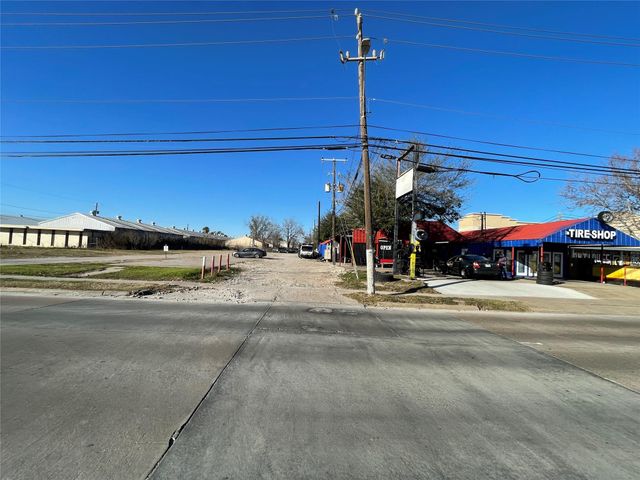 4920 W 34th Street, Houston, TX 77092