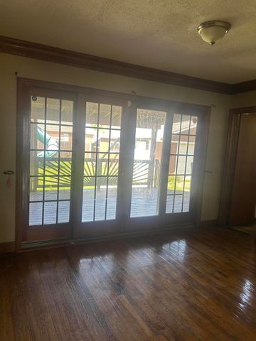 8105 Toepfer, Warren, MI 48089