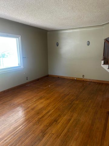 8105 Toepfer, Warren, MI 48089