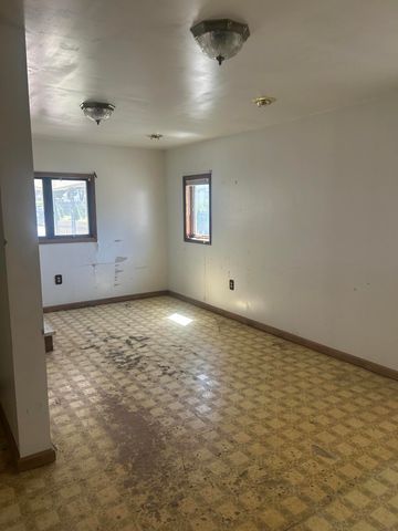 8105 Toepfer, Warren, MI 48089