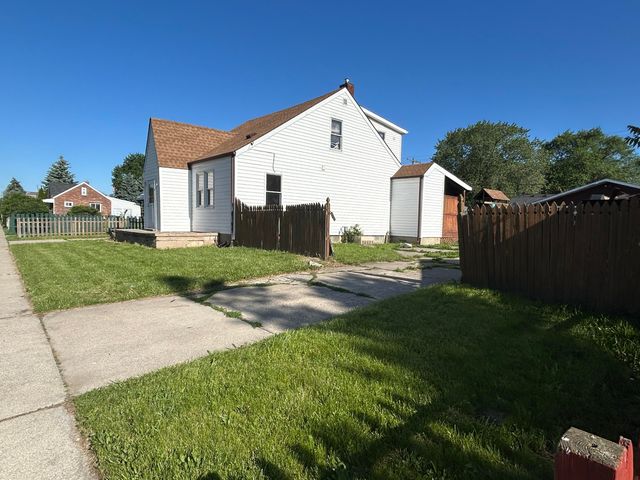 8105 Toepfer, Warren, MI 48089