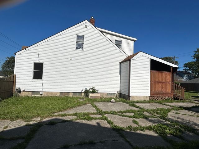 8105 Toepfer, Warren, MI 48089