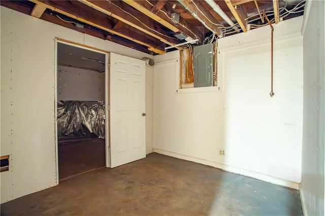 9735 Winner Road, Independence, MO 64052