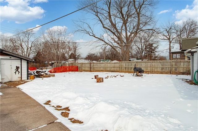 9735 Winner Road, Independence, MO 64052