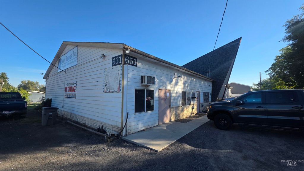 651 Thain Rd, Lewiston, ID 83501