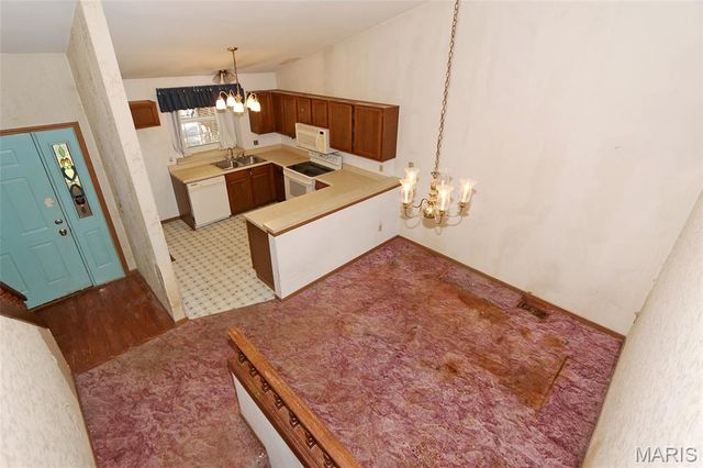 8628 Glenmont Court, St Louis, MO 63123