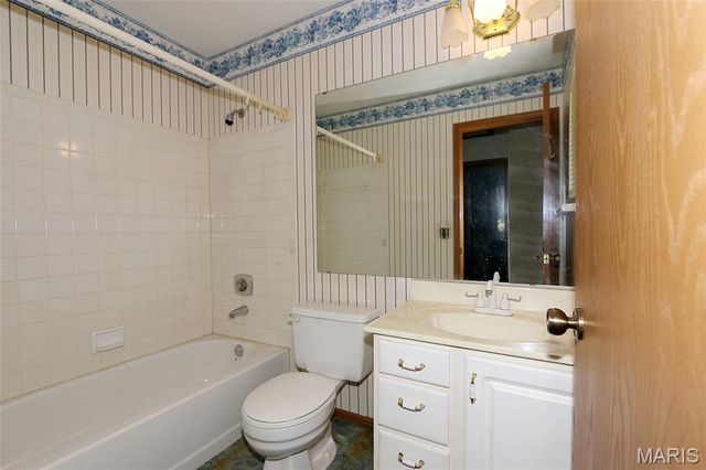 8628 Glenmont Court, St Louis, MO 63123