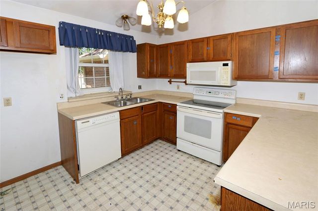 8628 Glenmont Court, St Louis, MO 63123
