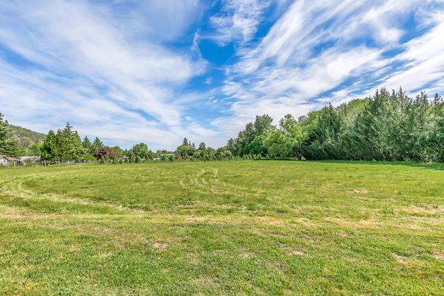 3846 Griffin Creek Road, Medford, OR 97501