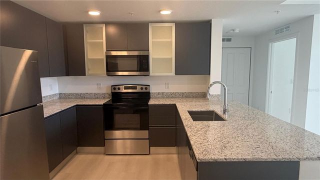 5587 MILLENIA BOULEVARD 213, Orlando, FL 32839