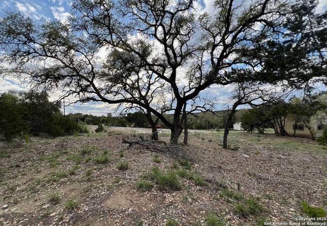 198 Sitting Bull Trl, Canyon Lake, TX 78133