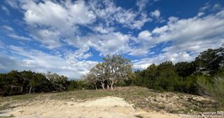 198 Sitting Bull Trl, Canyon Lake, TX 78133