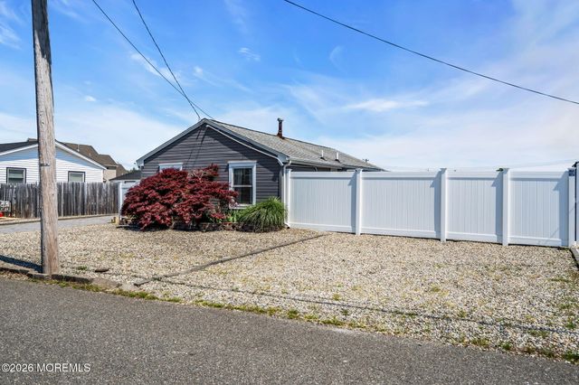 209 Fernwood Drive, Bayville, NJ 08721