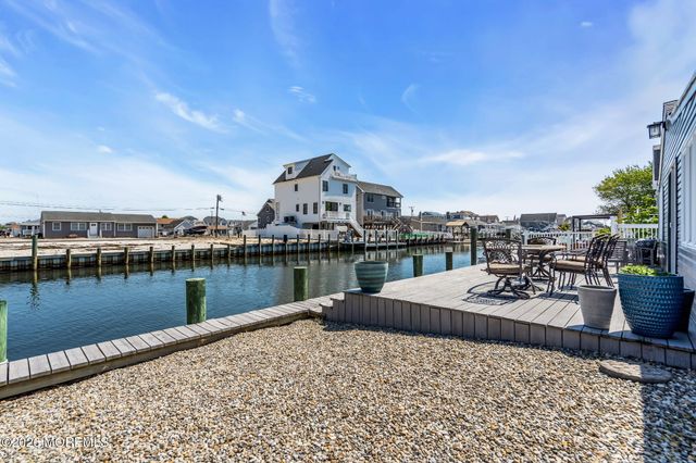 209 Fernwood Drive, Bayville, NJ 08721