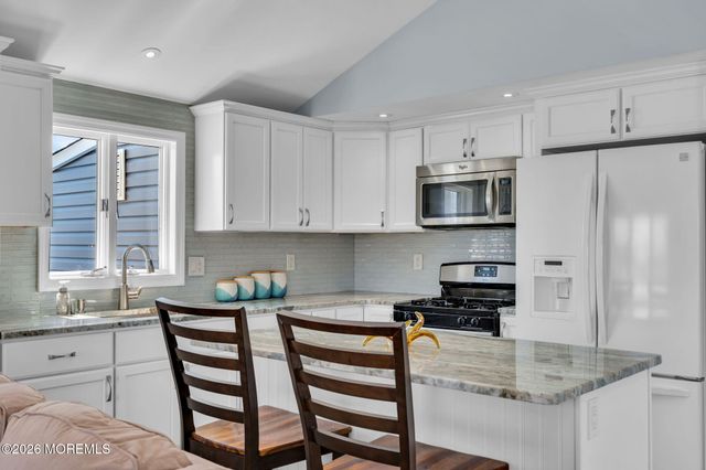 209 Fernwood Drive, Bayville, NJ 08721