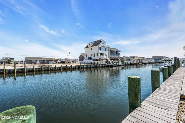 209 Fernwood Drive, Bayville, NJ 08721