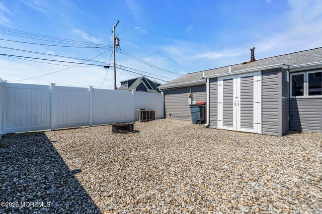 209 Fernwood Drive, Bayville, NJ 08721