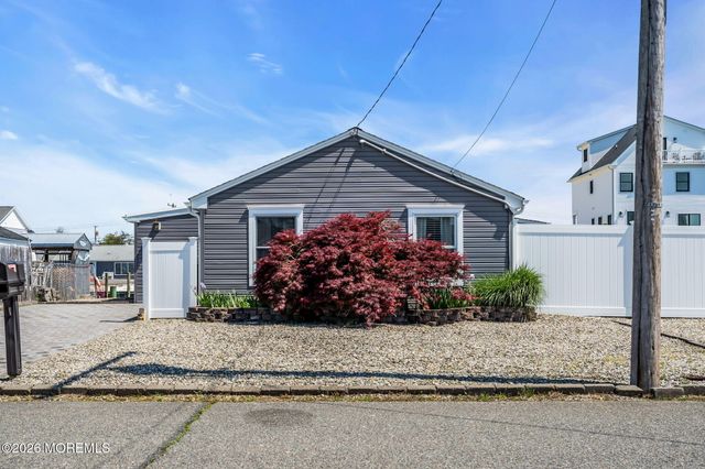 209 Fernwood Drive, Bayville, NJ 08721
