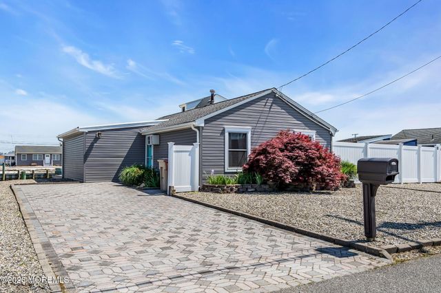 209 Fernwood Drive, Bayville, NJ 08721