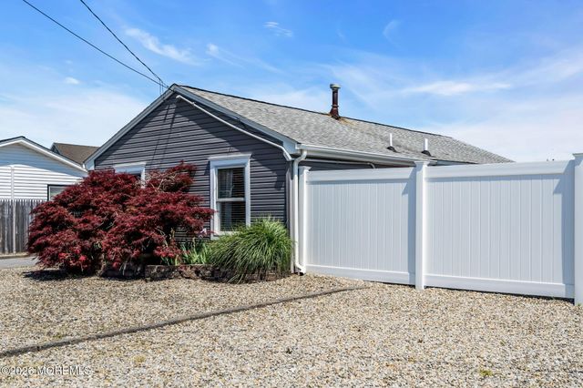 209 Fernwood Drive, Bayville, NJ 08721