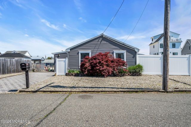 209 Fernwood Drive, Bayville, NJ 08721