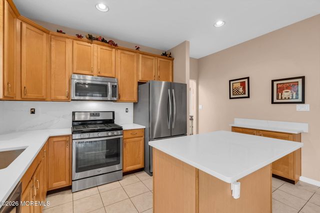 17 Falstaff Drive, Manchester, NJ 08759