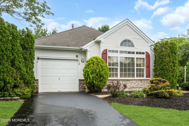 17 Falstaff Drive, Manchester, NJ 08759