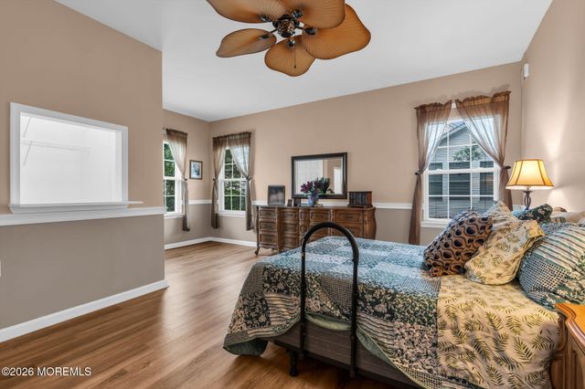 17 Falstaff Drive, Manchester, NJ 08759