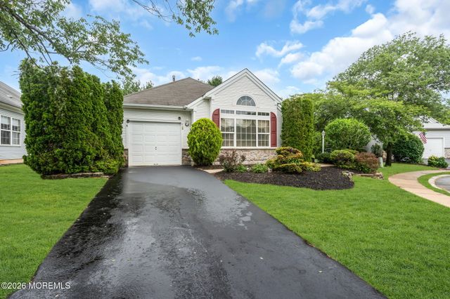 17 Falstaff Drive, Manchester, NJ 08759