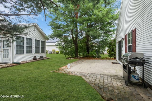 17 Falstaff Drive, Manchester, NJ 08759
