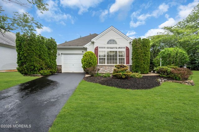 17 Falstaff Drive, Manchester, NJ 08759