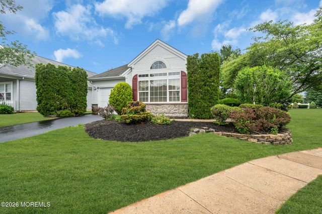 17 Falstaff Drive, Manchester, NJ 08759