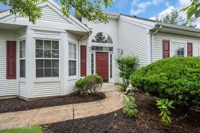 17 Falstaff Drive, Manchester, NJ 08759