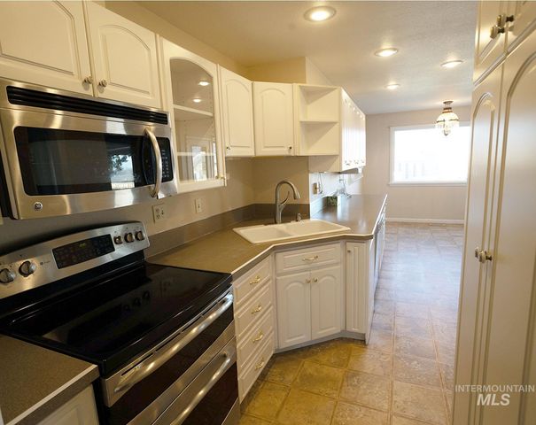 6414 W Randolph Dr, Boise, ID 83709