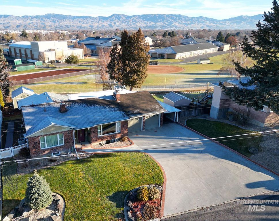6414 W Randolph Dr, Boise, ID 83709