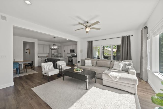 512 Greenacre Circle, Howard, OH 43028