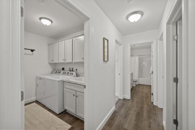 512 Greenacre Circle, Howard, OH 43028