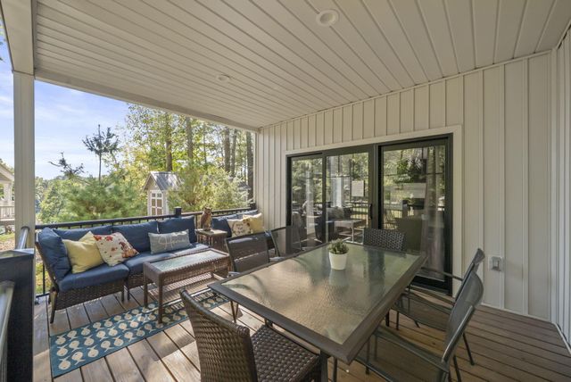 512 Greenacre Circle, Howard, OH 43028